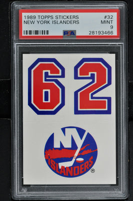 1989 Topps Stickers  Hockey #32 New York Islanders - PSA 9 - RC000001710